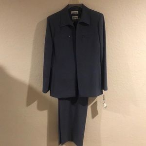 Kasper women’s complete suit Charcoal Gray  New 16